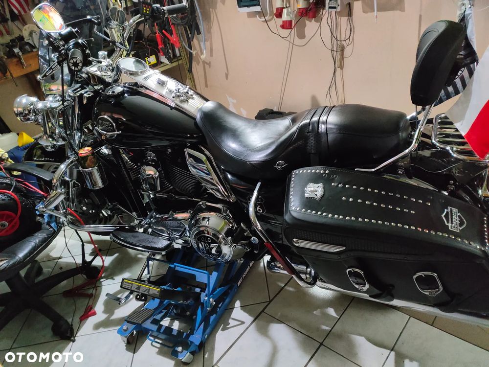 Harley-Davidson Touring Road King - 13