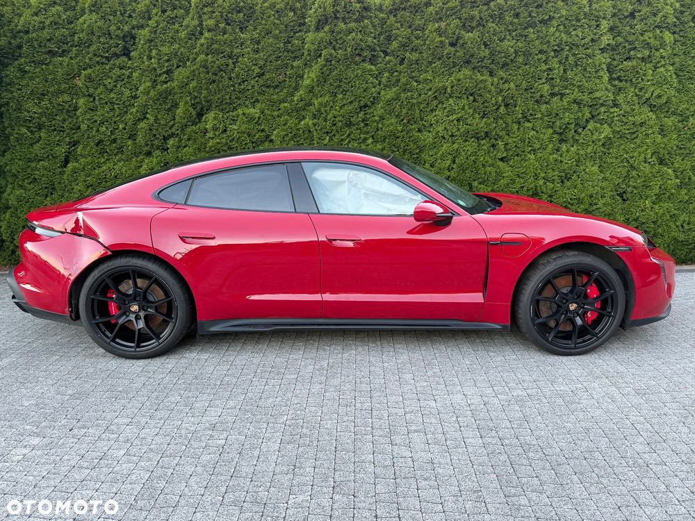 Porsche Taycan GTS - 6
