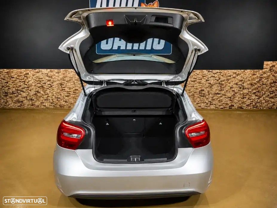 Mercedes-Benz A 180 d Urban - 16