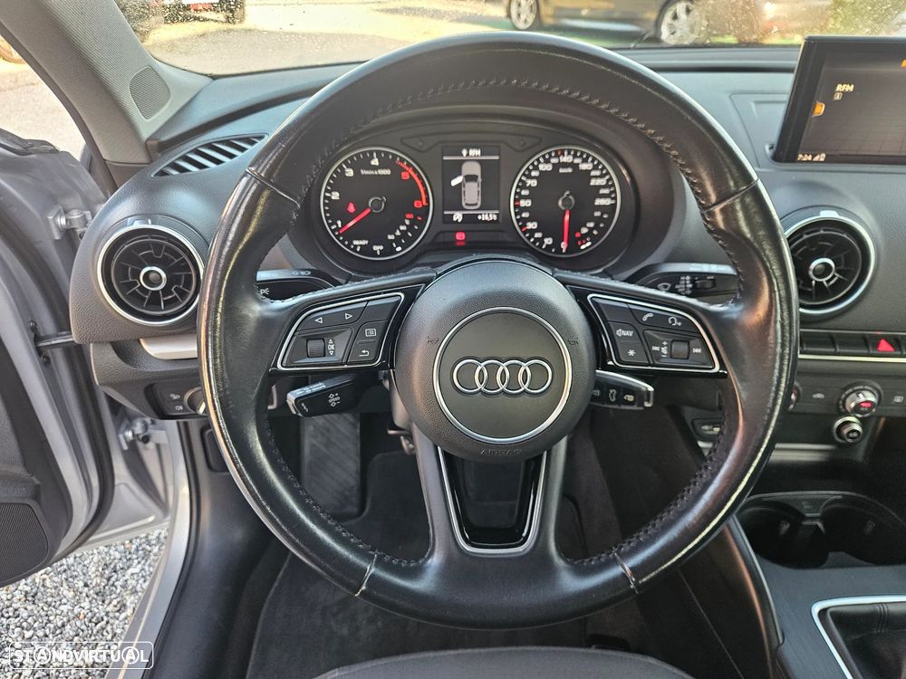 Audi A3 Sportback 2.0 TDI Design - 18