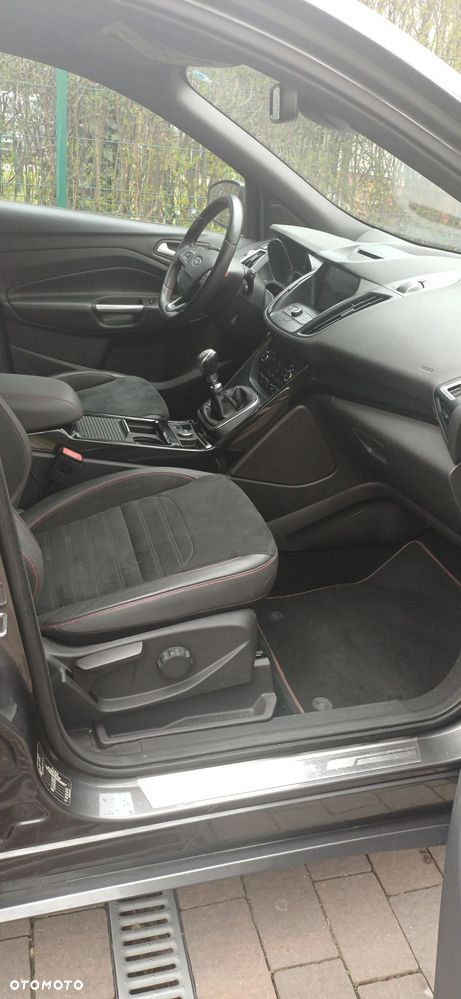 Ford Kuga 2.0 TDCi AWD ST-Line - 3