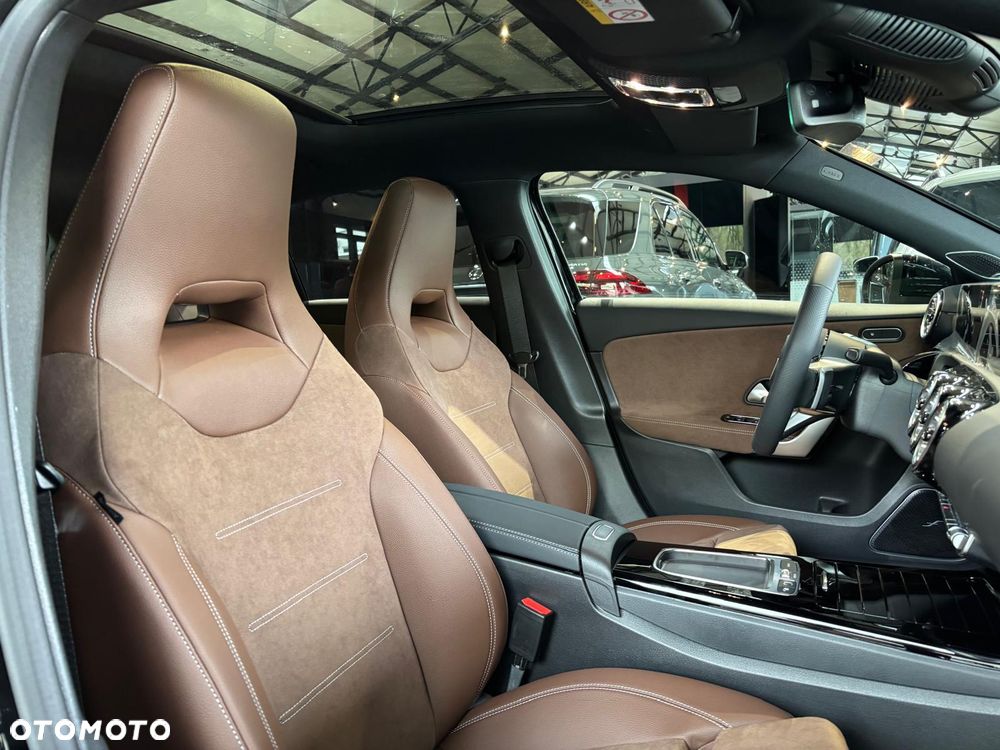 Mercedes-Benz Klasa A 220 4-Matic AMG Line 8G-DCT - 8