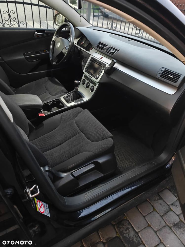 Volkswagen Passat 2.0 TDI Comfortline - 6