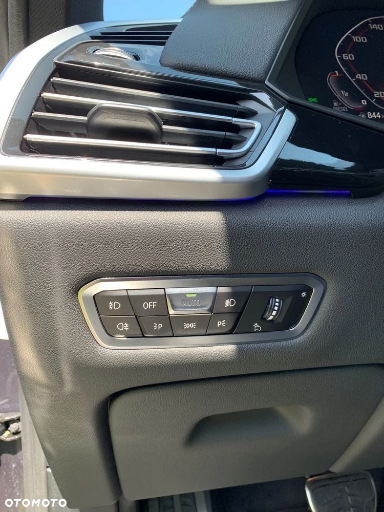 BMW X5 M M50d - 32