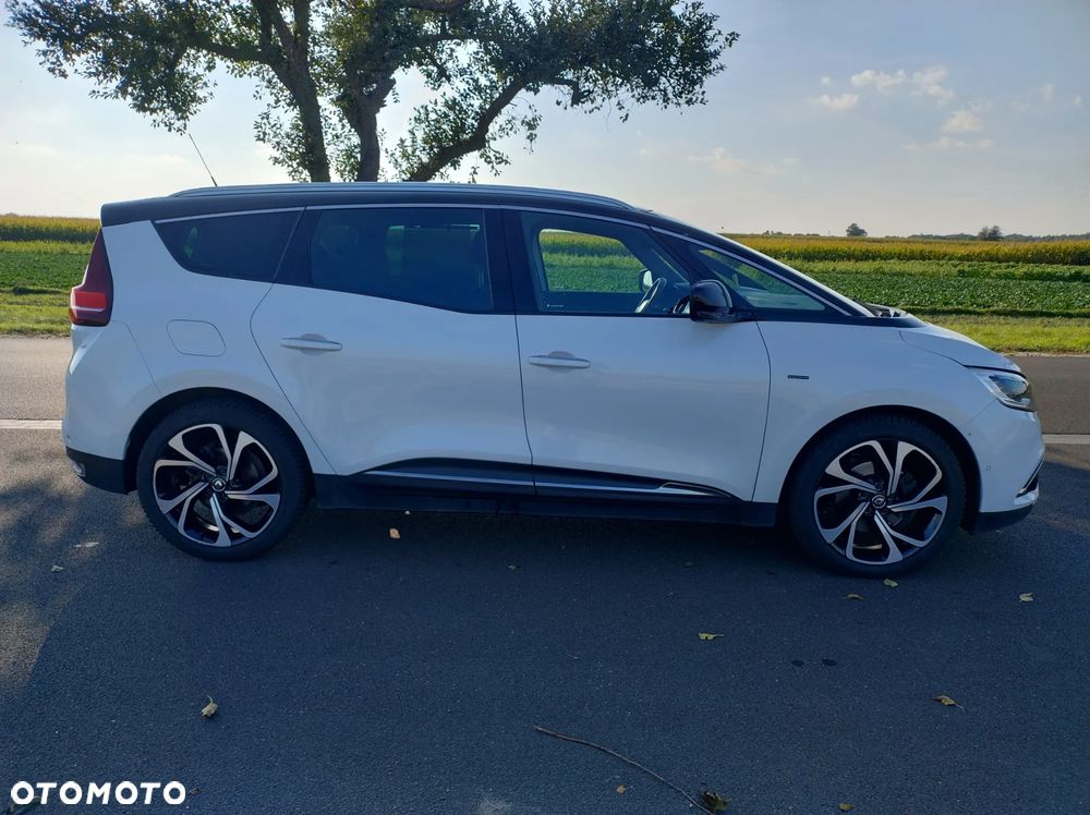 Renault Grand Scenic - 10
