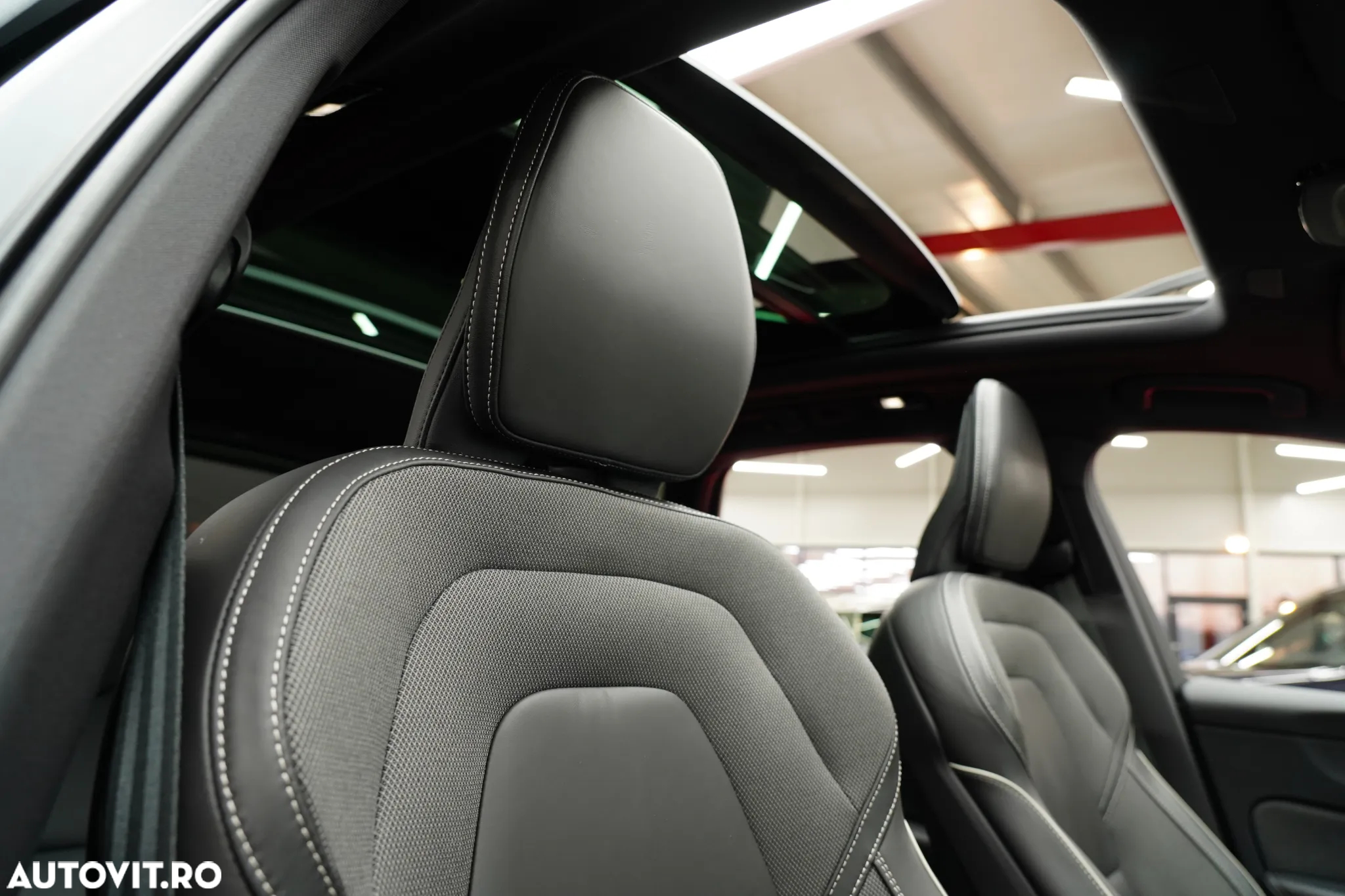 Volvo XC 60 B4 D Plus Dark - 14