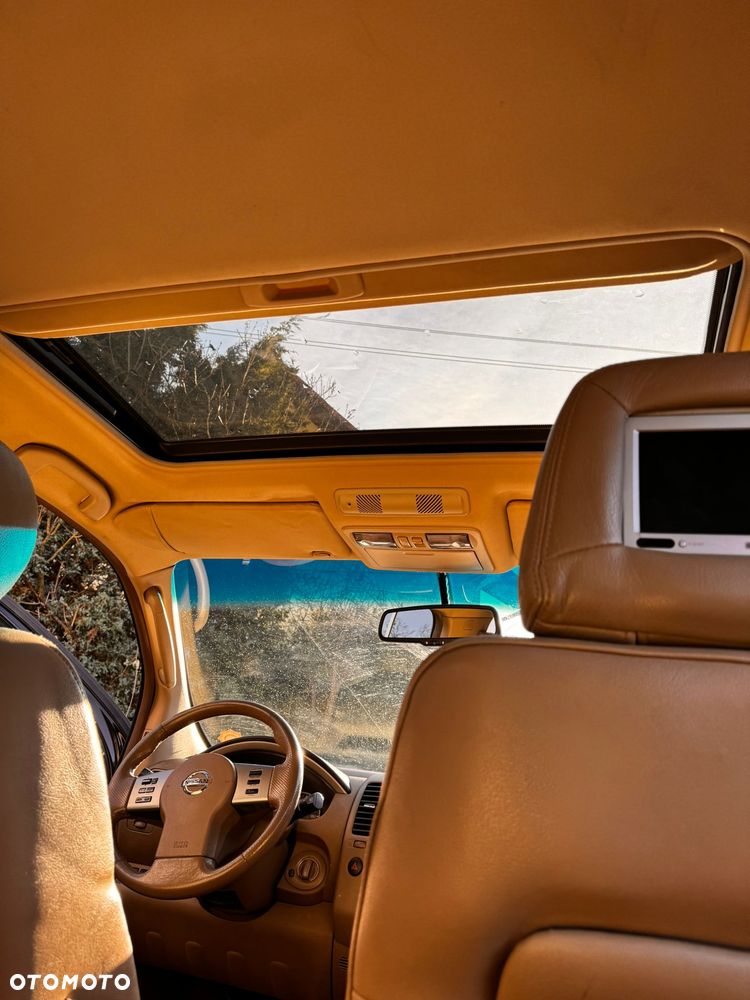 Nissan Pathfinder 2.5 dCi Premium - 40