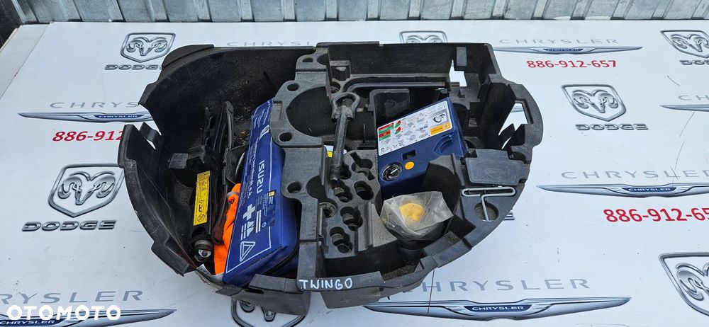 Renault Twingo 2 II Zestaw naprawczy Lewarek Klucz do kół Kompresor do opon Sprężarka powietrza Zestaw naprawczy do zmiany koła - 1