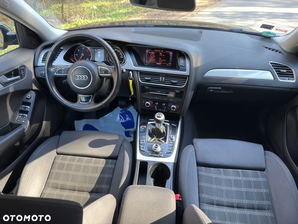 Audi A4 Avant 2.0 TDI DPF Ambiente - 4