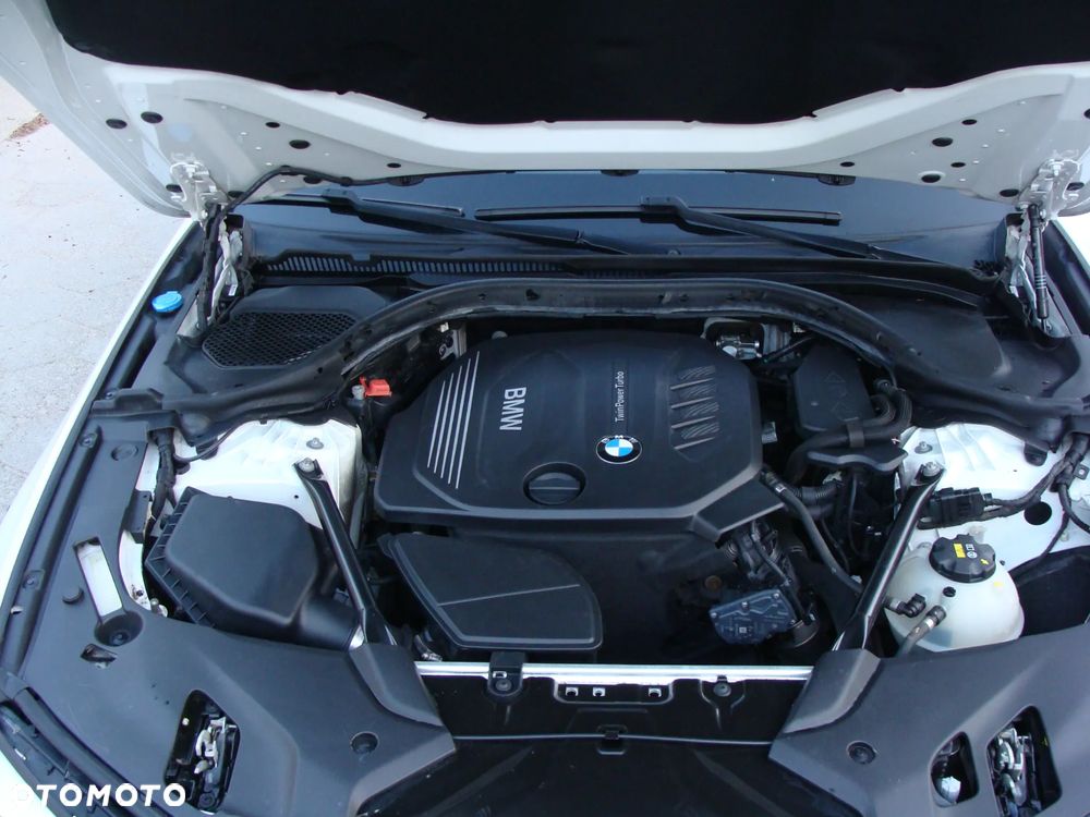 BMW Seria 5 520d xDrive M Sport sport - 32