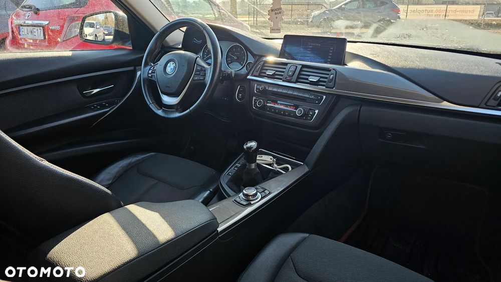 BMW Seria 3 318d Blue Performance Modern Line - 10