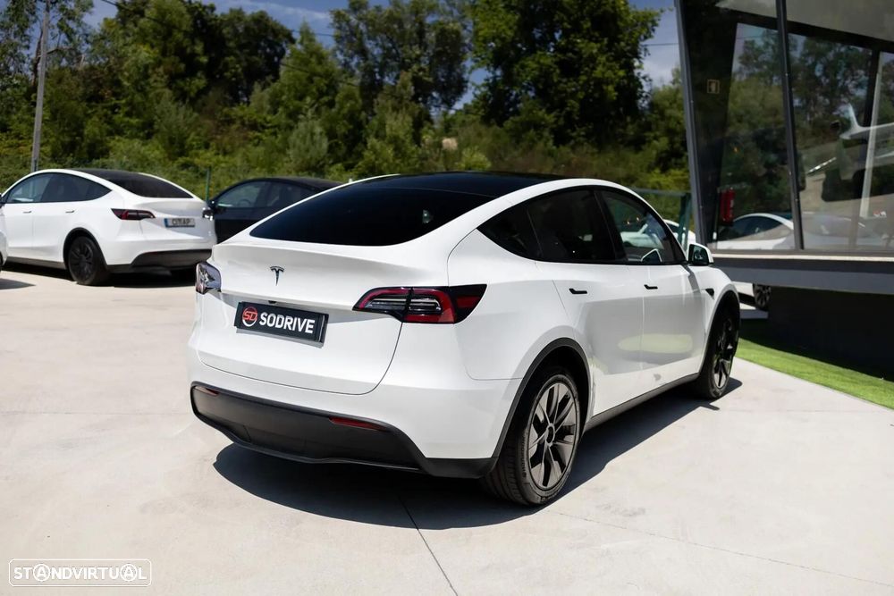 Tesla Model Y Standard - 7