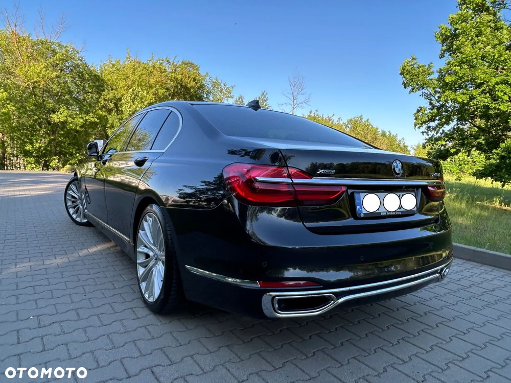 BMW Seria 7 740d xDrive - 23
