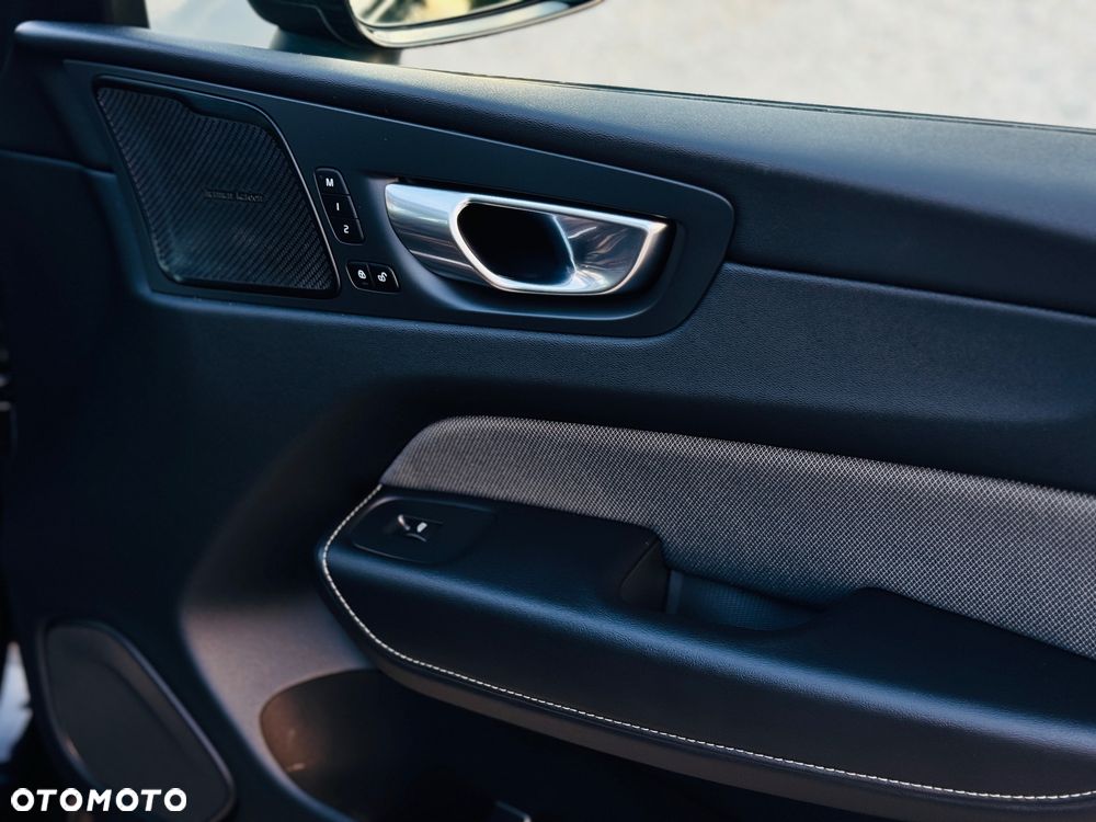 Volvo XC 60 B4 D AWD Geartronic RDesign - 22