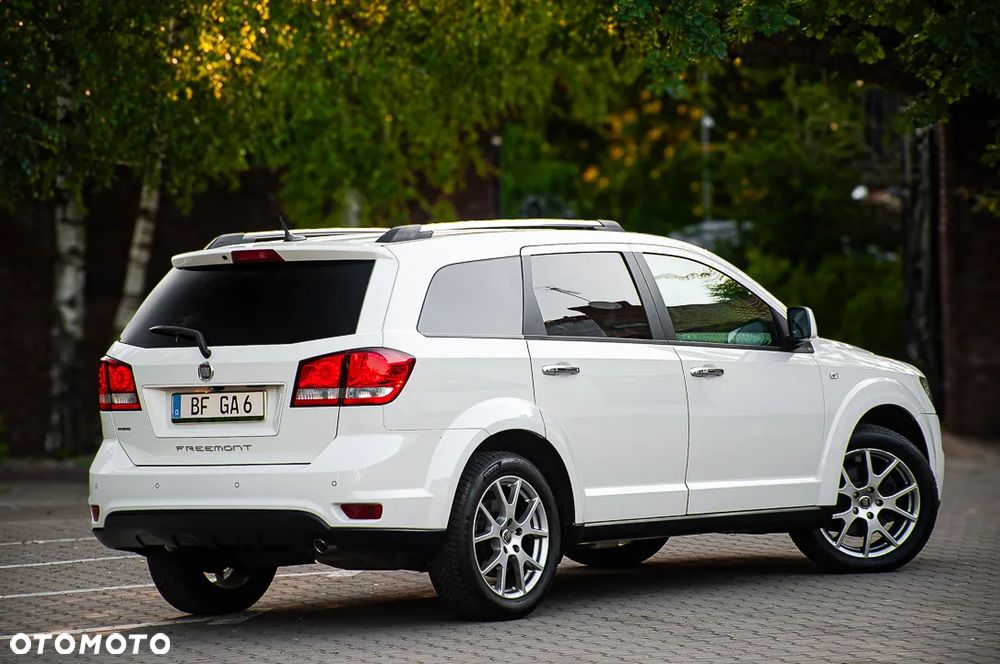 Fiat Freemont 2.0 Multijet 16V DPF Automatik Allrad Lounge - 3