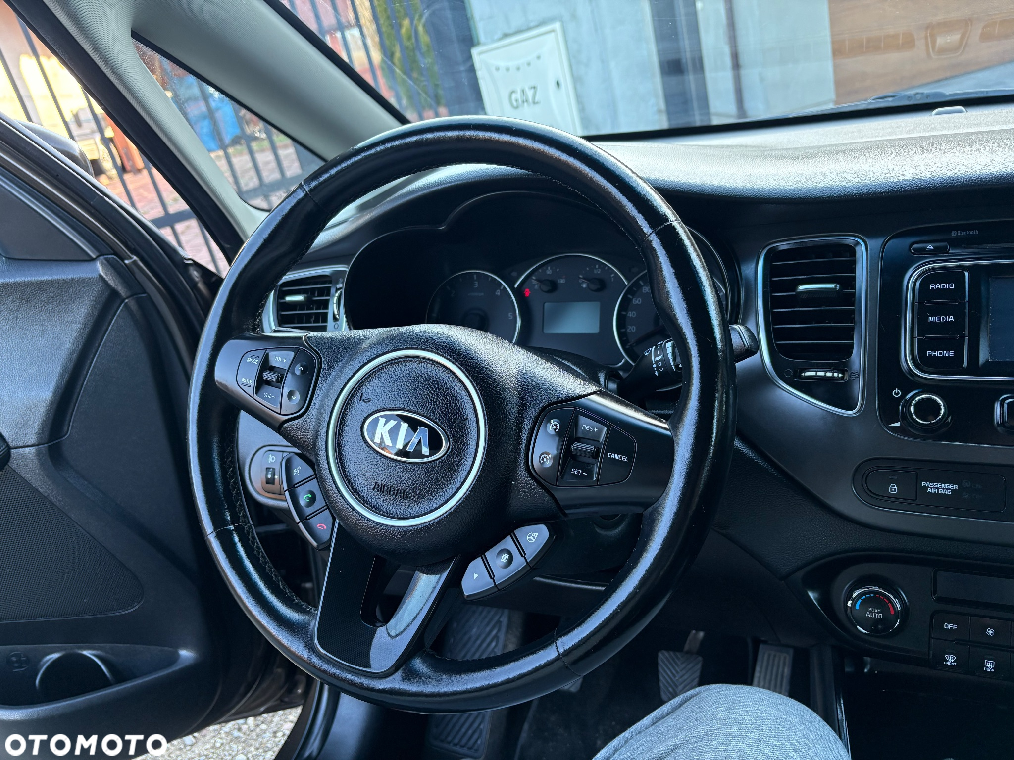 Kia Carens 1.7 CRDi L 7os - 12