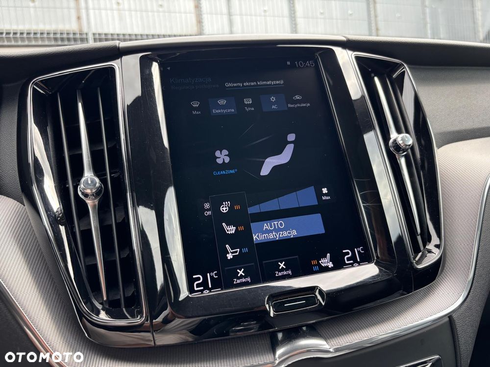 Volvo XC 60 T8 AWD Plug-In Hybrid R-Design - 35