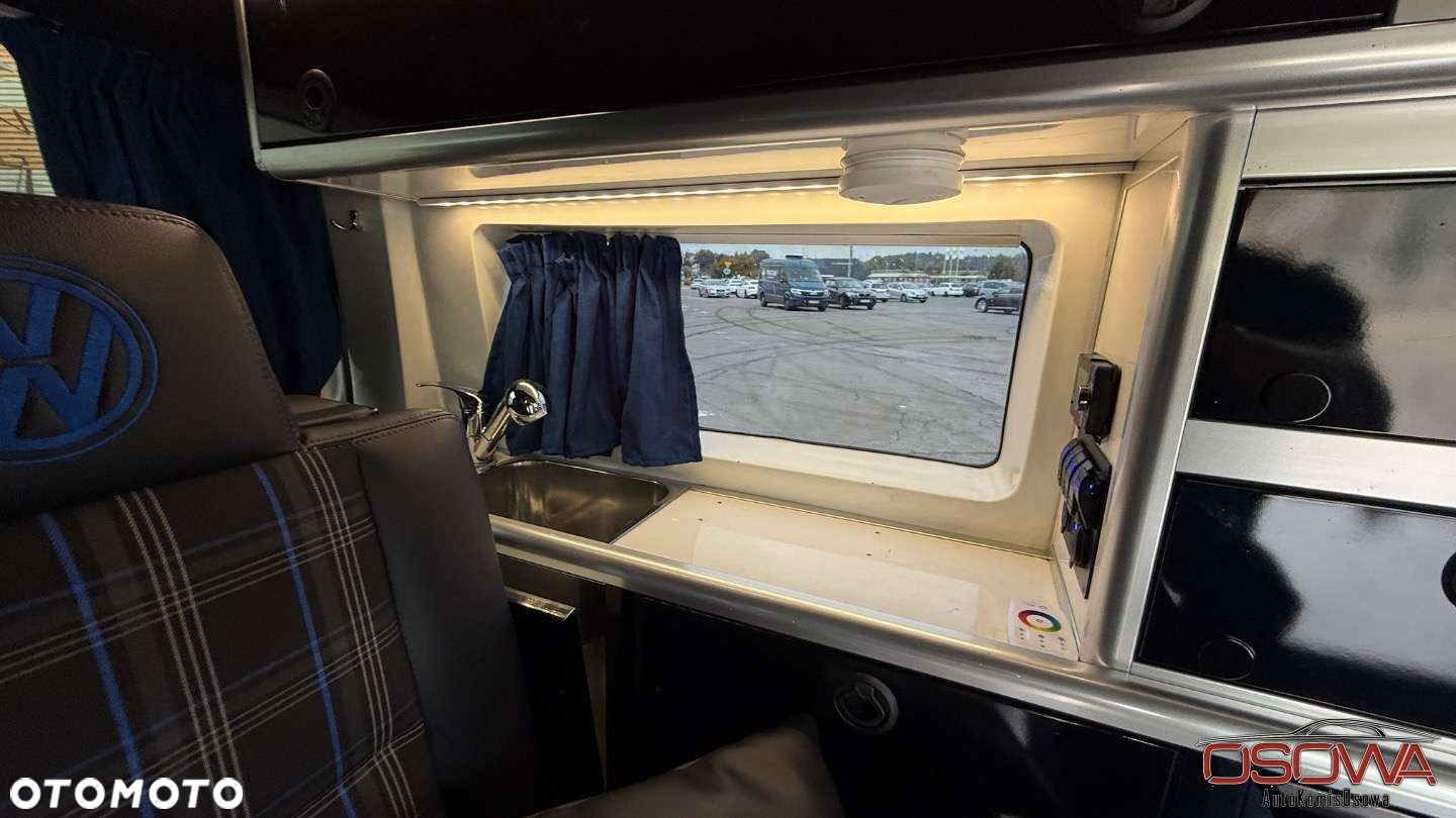 Volkswagen Multivan - 24
