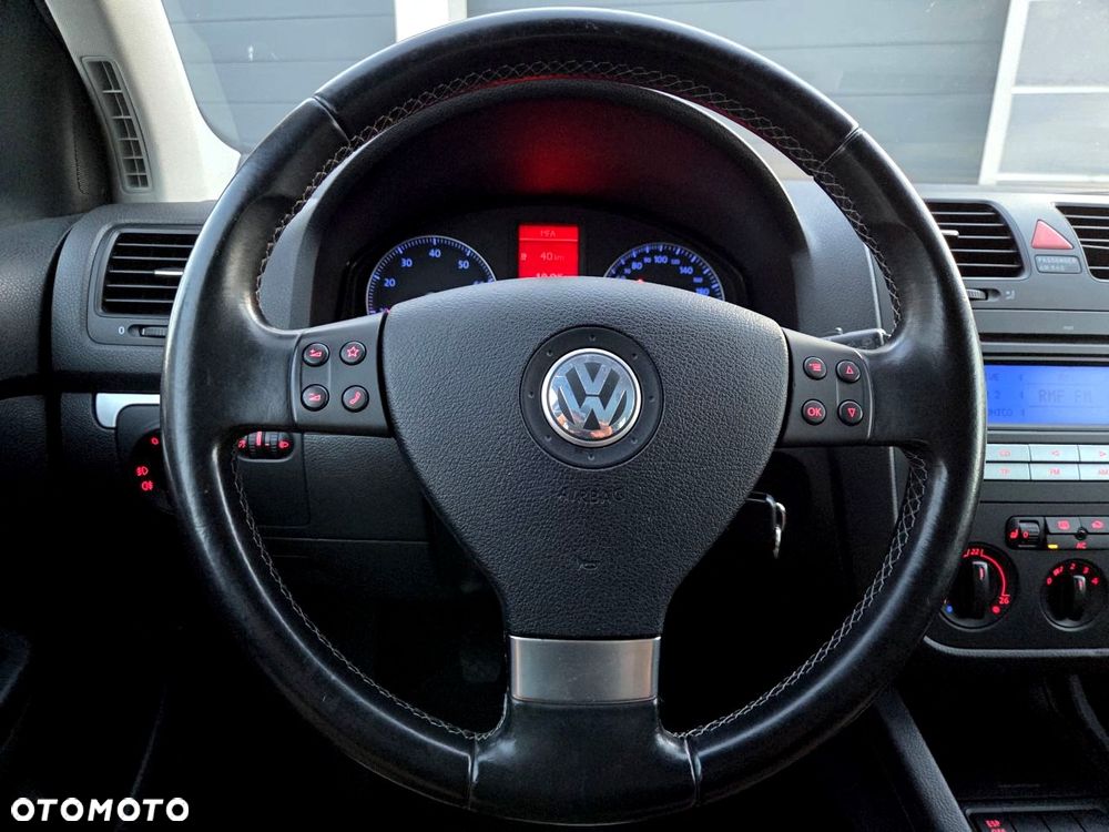 Volkswagen Golf - 30