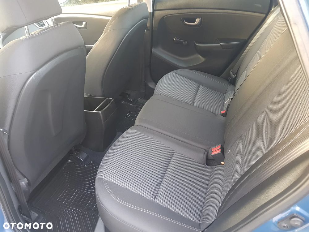 Hyundai i30 blue 1.4 Classic - 18