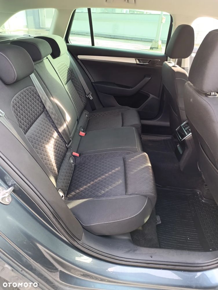 Skoda Superb 1.5 TSI Ambition DSG - 28