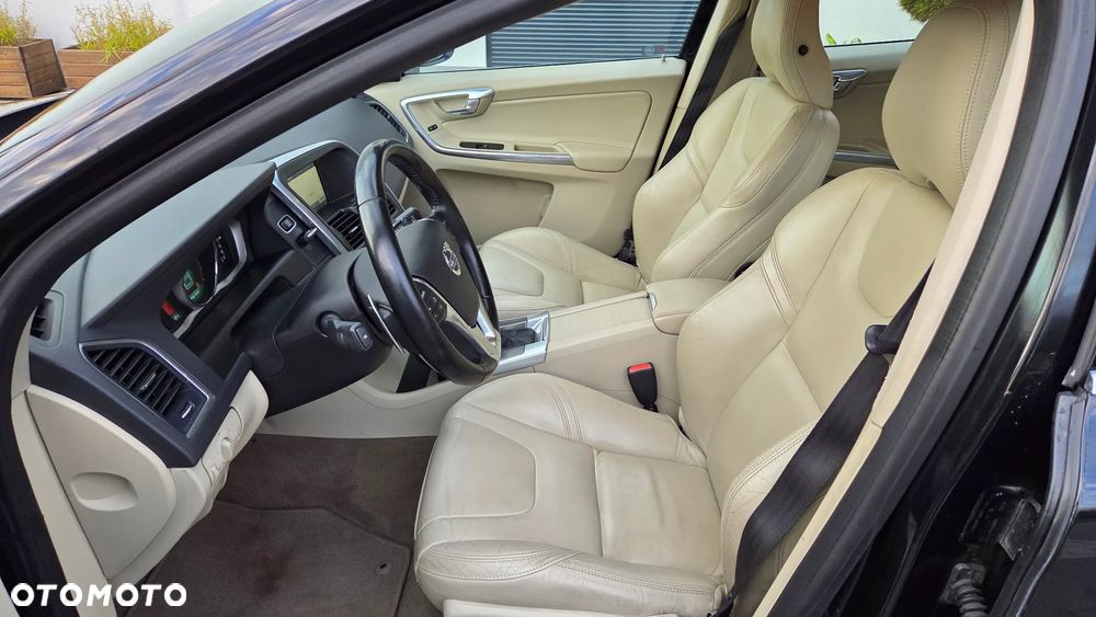 Volvo XC 60 2.4D AWD Summum - 14