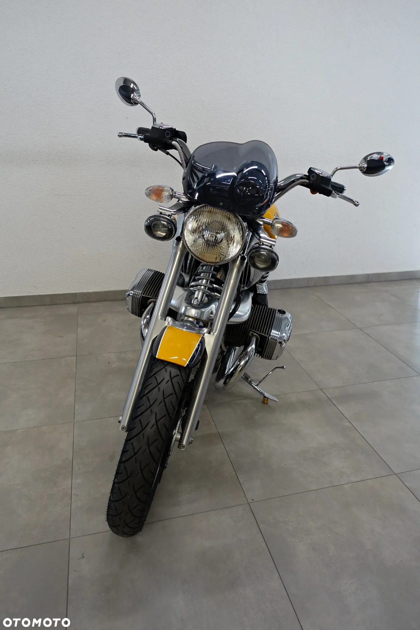 BMW R - 8