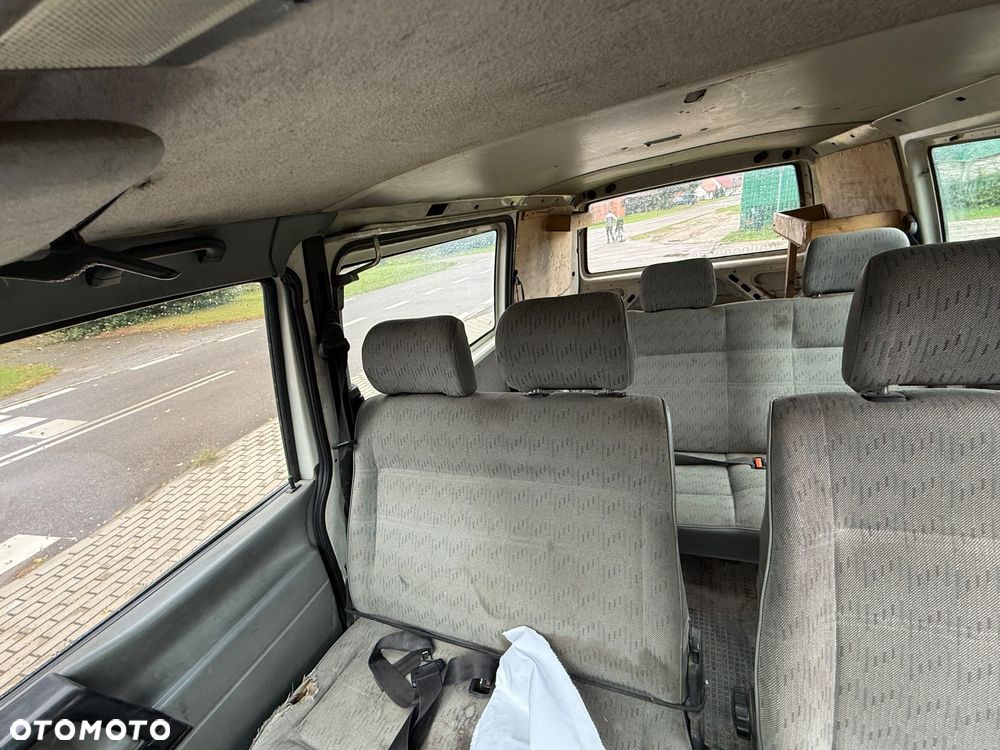 Volkswagen Transporter - 9