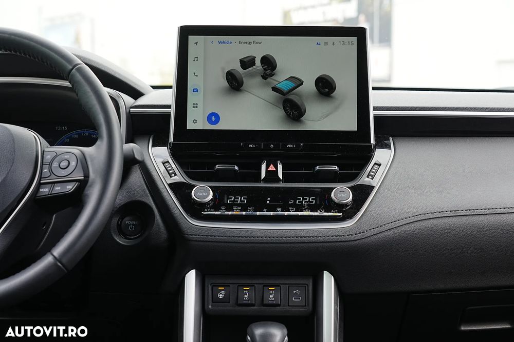 Toyota Corolla Cross - 13