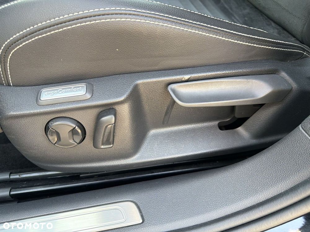Volkswagen Passat 2.0 TDI EVO Elegance DSG - 21