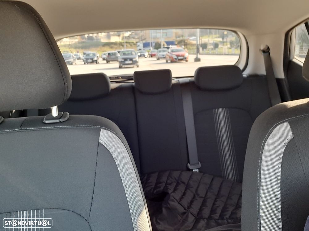 Hyundai i10 1.0 Comfort AMT - 4