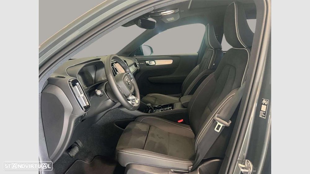 Volvo XC 40 2.0 B3 Plus Dark - 13