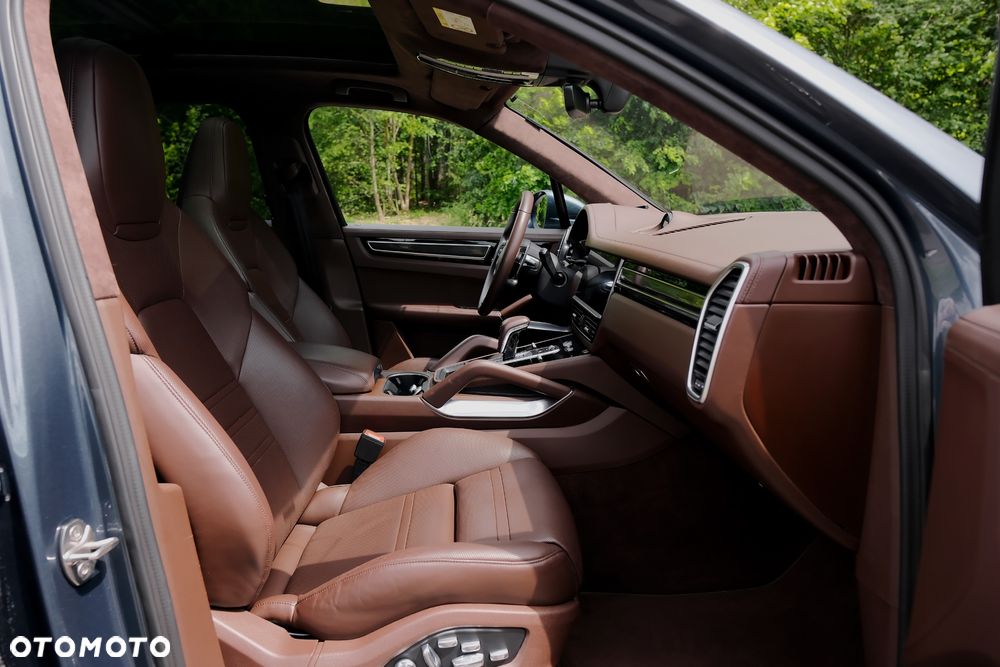 Porsche Cayenne Turbo - 23