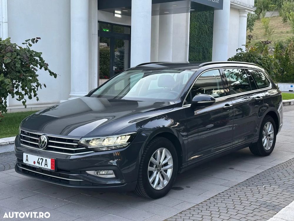 Volkswagen Passat - 1