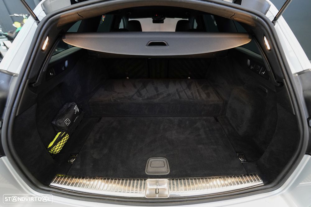 Mercedes-Benz E 300 de AMG Line - 24