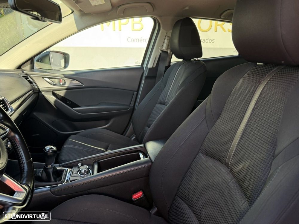 Mazda 3 1.5 Sky-D Excellence Navi - 21