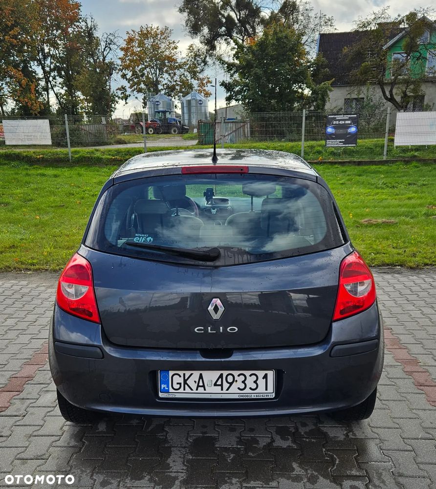 Renault Clio - 12