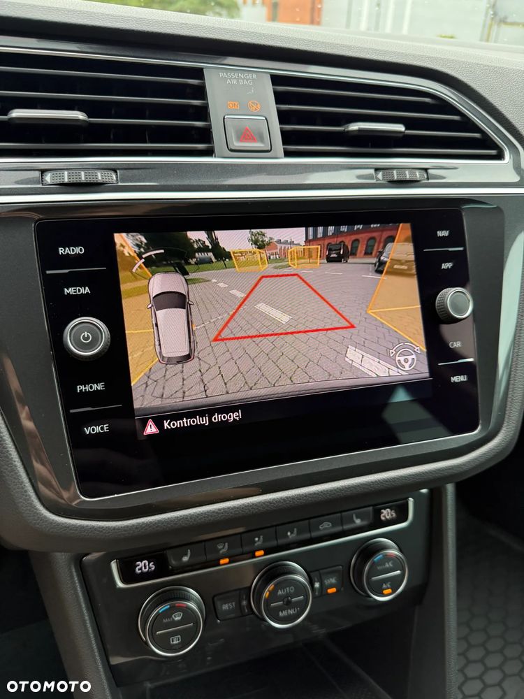 Volkswagen Tiguan - 22