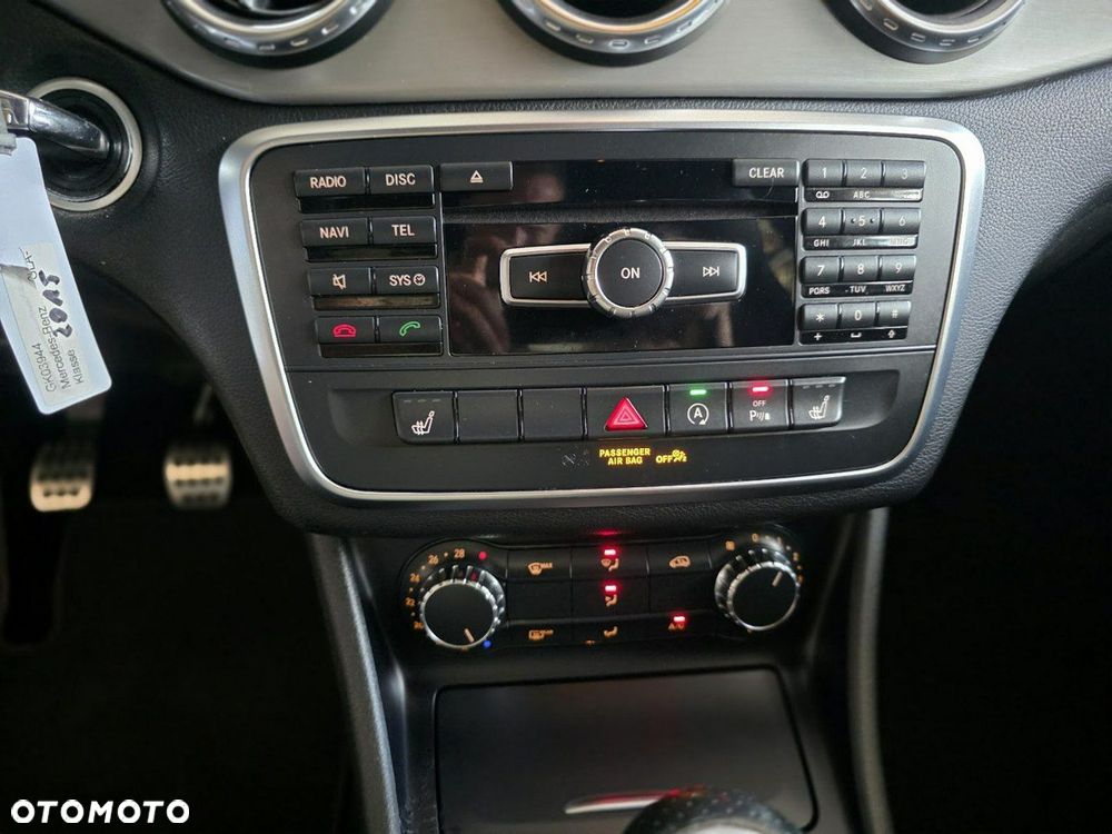 Mercedes-Benz GLA - 36