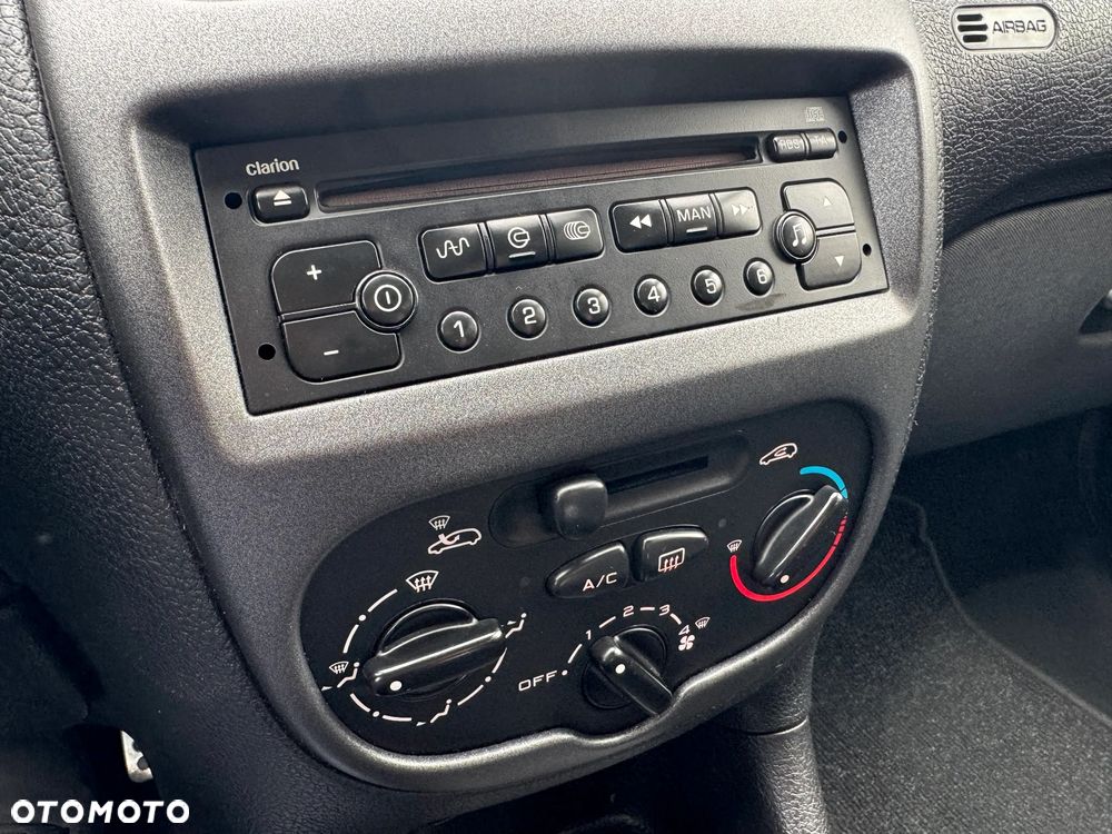 Peugeot 206 110 JBL - 23