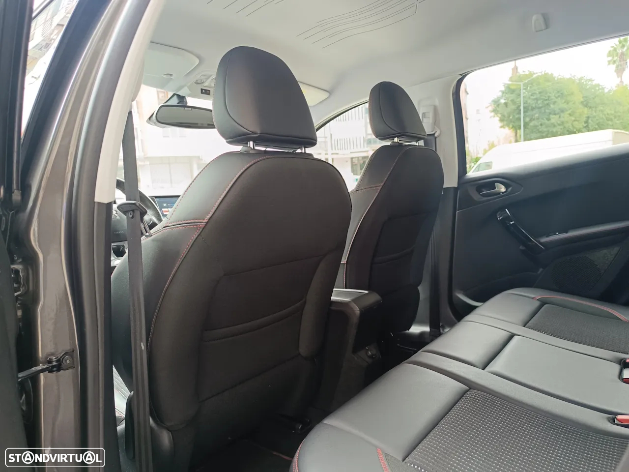 Peugeot 2008 1.2 PureTech GT Line - 16