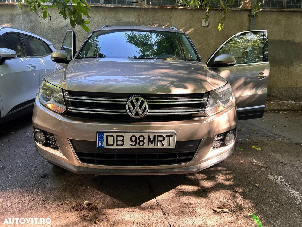 Volkswagen Tiguan - 1