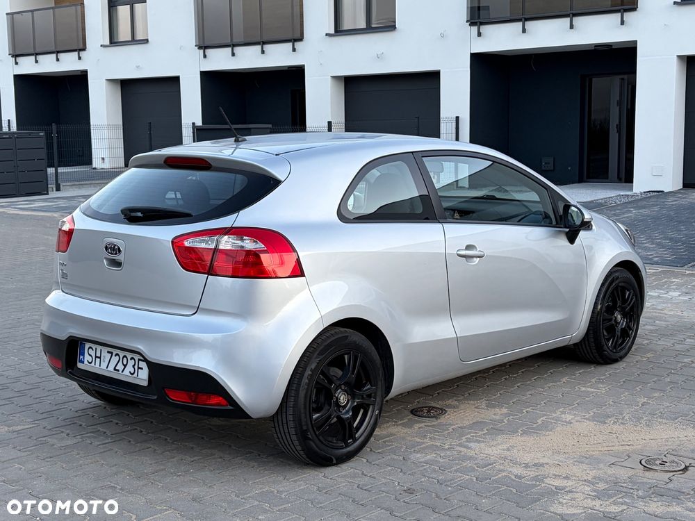 Kia Rio 2012 photo 3