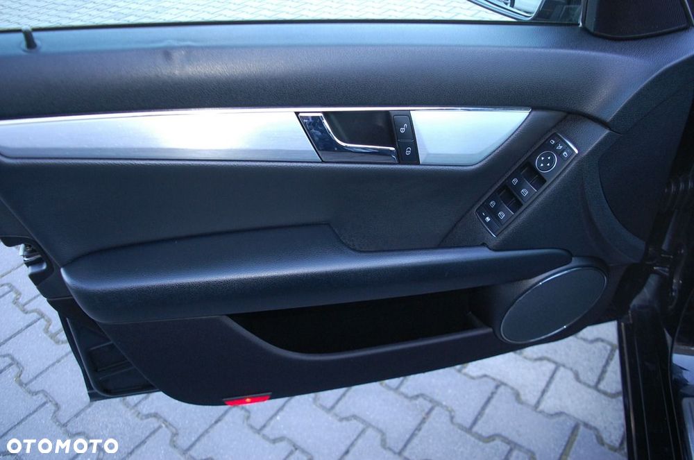 Mercedes-Benz Klasa C - 31