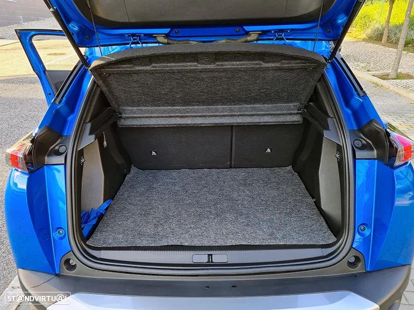 Peugeot 2008 BlueHDi 130 EAT8 GT - 13