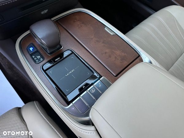 Lexus LS 500 Omotenashi AWD - 19