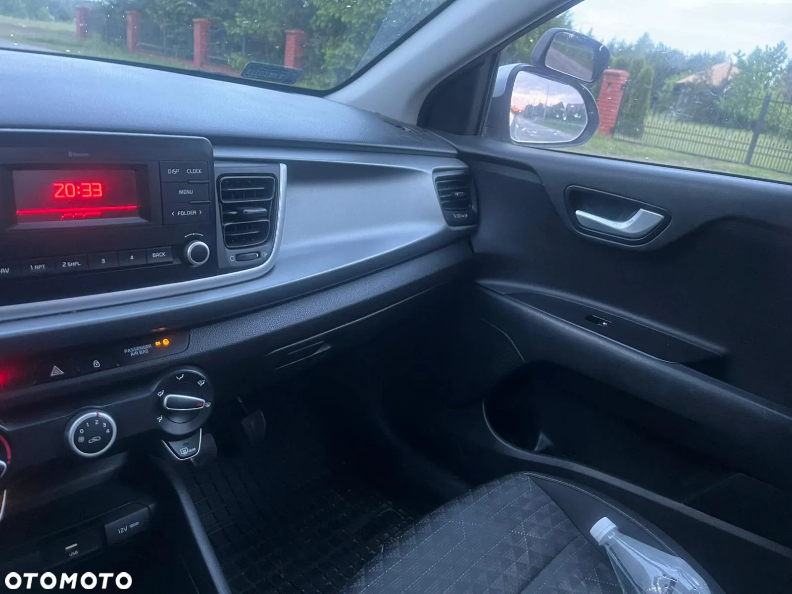 Kia Rio 1.2 L - 10