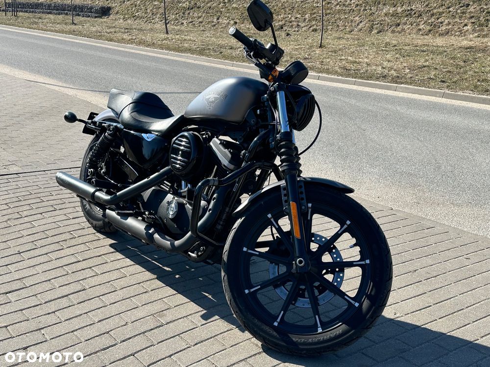 Harley-Davidson Sportster Iron 883 - 12