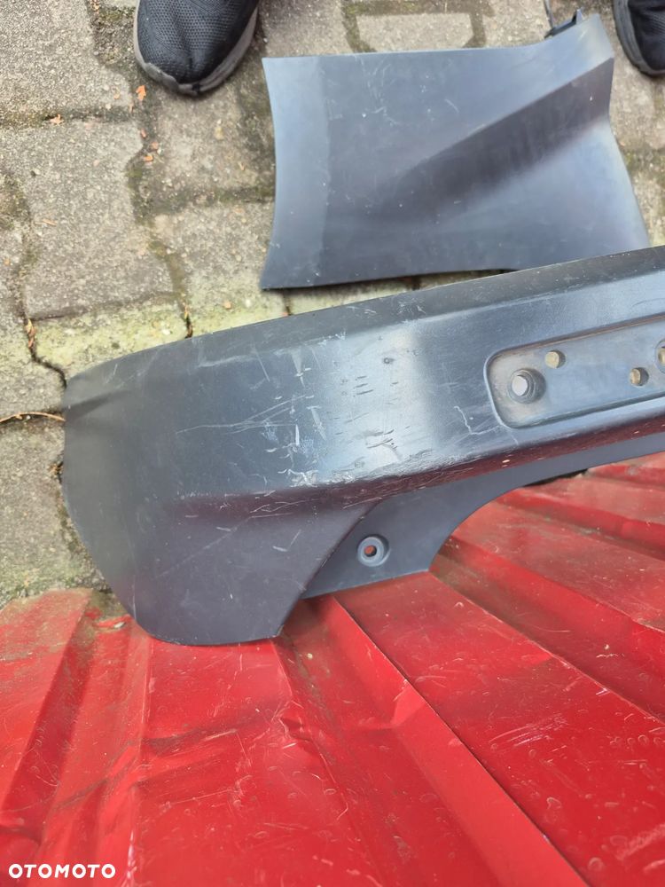 Ford Courier zderzak tylny ET76-17K823-AL - 8