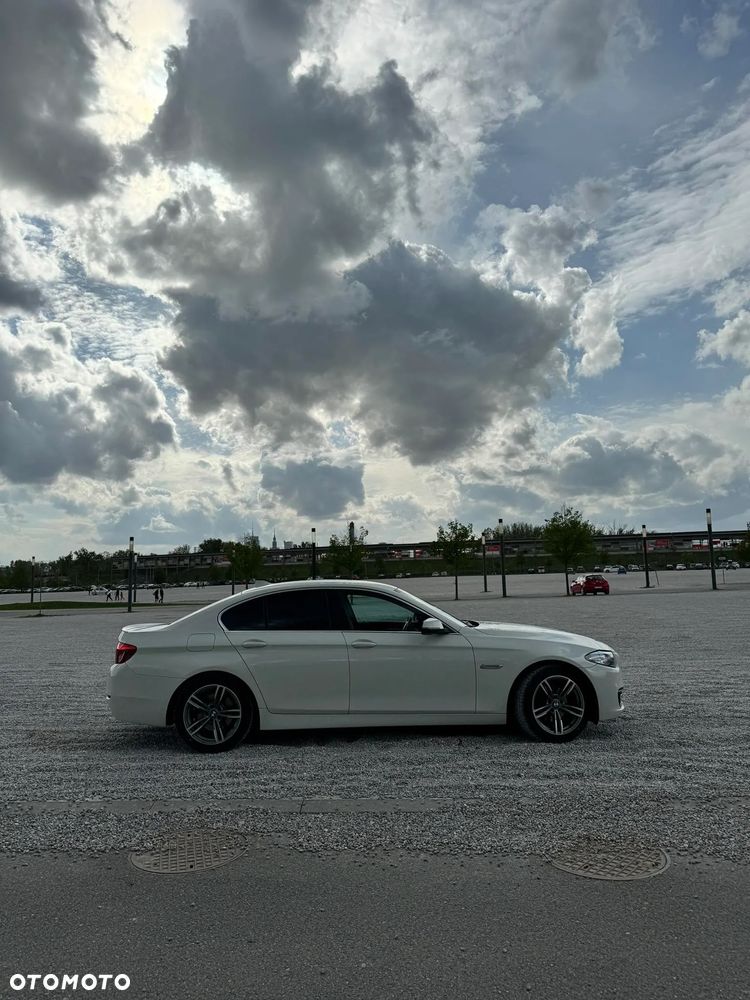 BMW Seria 5 518d Luxury Line - 4